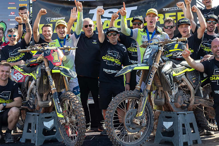 Das Triumph-Team mit Farres und McLellan