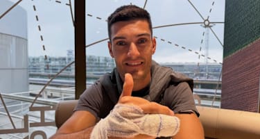 Jorge Navarro mit gebrochenem Finger