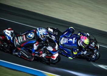 YART und BMW liefern sich in Le Mans einen harten Kampf