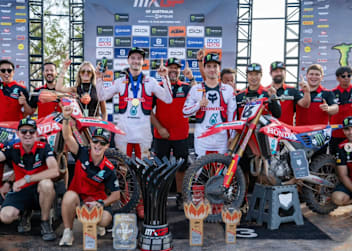 Jeffrey Herlings und Tom Vialle mit der Honda-Crew in Australien