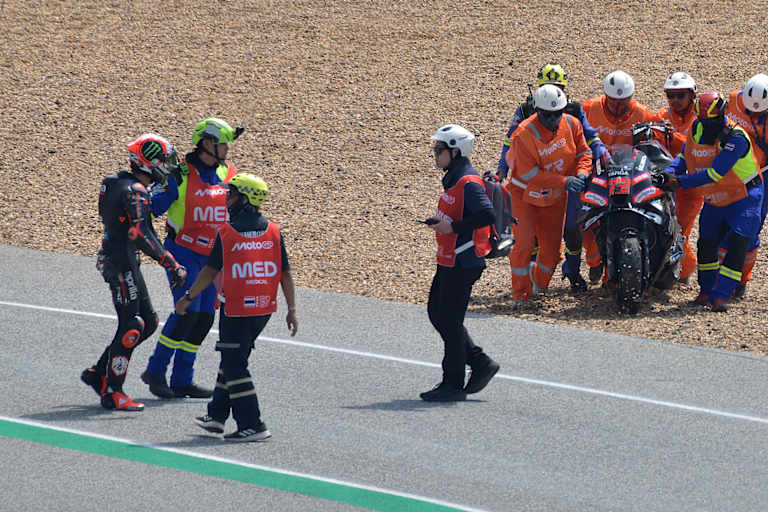 Marco Bezzecchi stürzte im Q2 zum zweiten Mal am Samstag