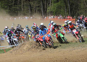 Michael Kratzer mit der Startnummer 8 dominierte die Open-Klasse