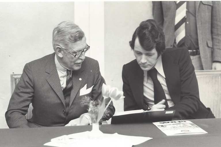 AvD-Sportpräsident Huschke von Hanstein und Pressemann Braun 1972