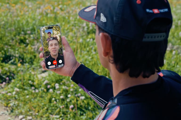 Marco Bezzecchi lotst Jorge Martin zu Max Biaggi auf die Alm