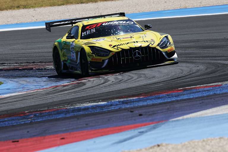 Der WINWARD Racing Mercedes wurde vom zweiten Rennen disqualifiziert