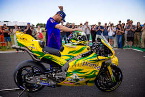 Jack Miller mit seiner Yamaha M1 im Spezialdesign