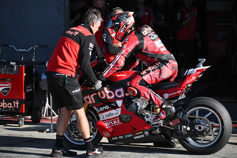 Nicolo Bulega und seine Ducati sind beinahe unschlagbar