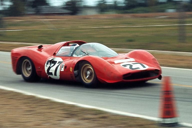 Bob Bondurant mit seinem Ferrari 330 P3 in Sebring