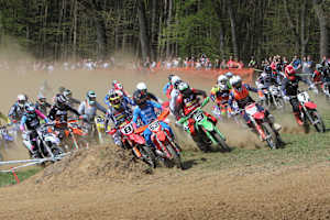 Michael Kratzer mit der Startnummer 8 dominierte die Open-Klasse