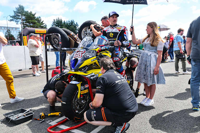 Kurz vor dem Start der Euro Moto Superbike
