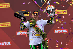 Xavi Artigas und MTM Kawasaki sind Sportbike-Weltmeister