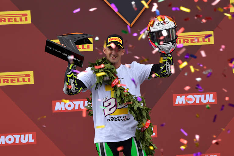 Xavi Artigas und MTM Kawasaki sind Sportbike-Weltmeister