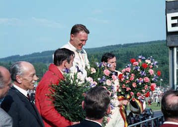 Dan Gurney nach dem Sieg beim Belgien-GP 1967