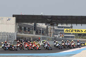 Die erste Kurve auf dem Balaton Park Circuit ist eng und gefährlich