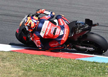 Luca Marini mit der 850er-Honda beim Brünn-Test