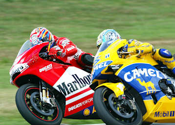 MotoGP 2023: Loris Capirossi im Duell mit Max Biaggi