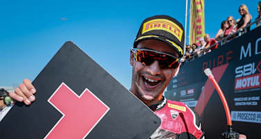 Iker Lecuona fuhr als Vater den ersten Superbike-Sieg ein