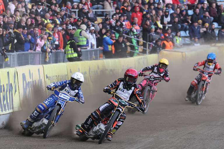 Bartosz Zmarzlik (weiß) im Frühjahr 2026