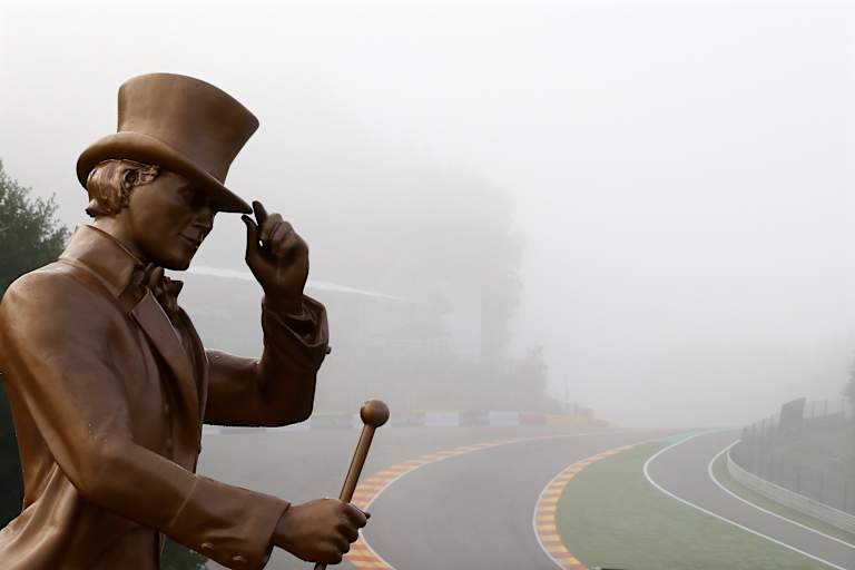 Nebel in Spa-Francorchamps: Auch Johnnie Walker findet es zum Davonlaufen