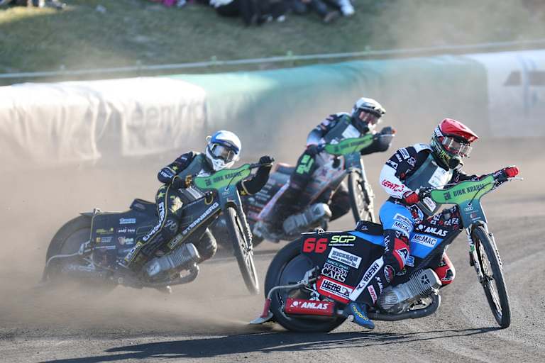 Fredrik Lindgren vor Tyler Haupt