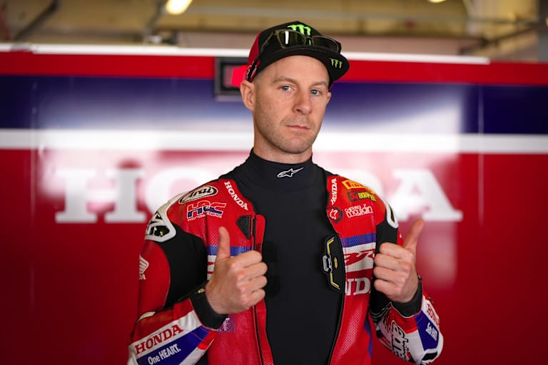 Jonathan Rea hilft wo er kann