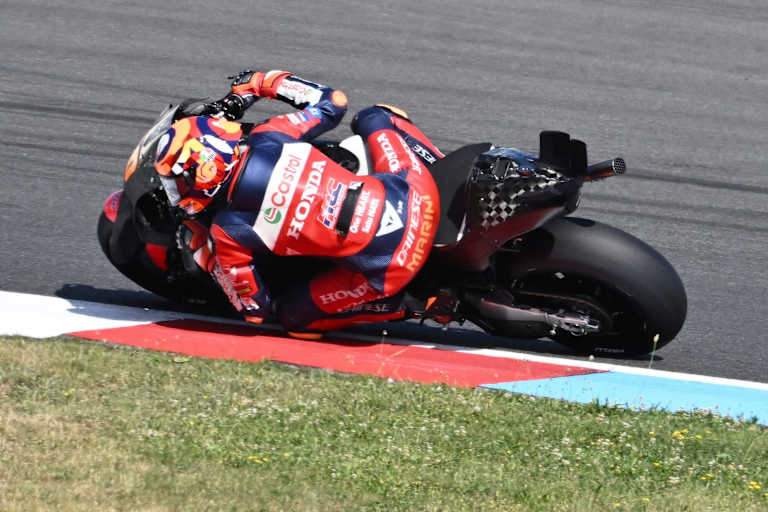 Luca Marini mit der 850er-Honda beim Brünn-Test