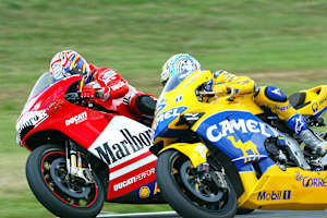 MotoGP 2023: Loris Capirossi im Duell mit Max Biaggi