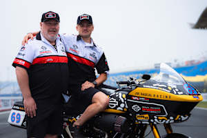 Archie McDonald mit Joe-Rascal-Teammanager James Tonna