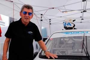 Roland Asch mit vollem Programm beim Oldtimer-Grand-Prix