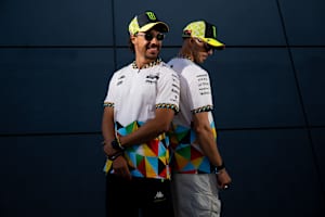Morbidelli und Di Giannantonio tragen in Misano spezielle Shirts