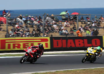 Im Qualifying: Nicolo Bulega gefolgt von Lorenzo Baldassarri