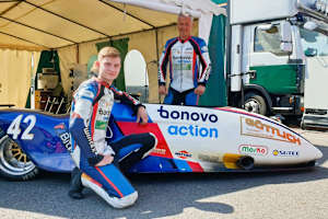 Lennard Göttlich (li.) sattelt wieder um