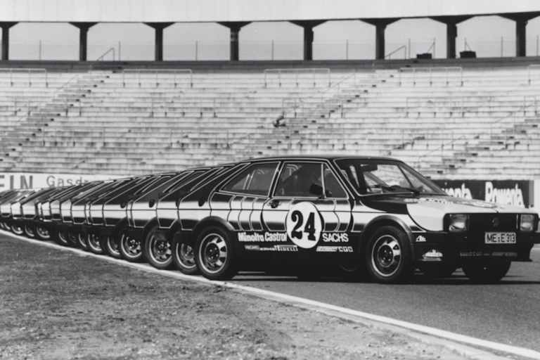 VW-Präsentation der einheitlich lackierten Cup-Scirocco 1976 in Hockenheim