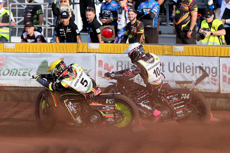 Kai Huckenbeck (10) gehört zu den wenigen deutschen Speedway-Profis