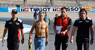 Alvaro Bautista mit nacktem Oberkörper: An Fitness mangelt es ihm nicht