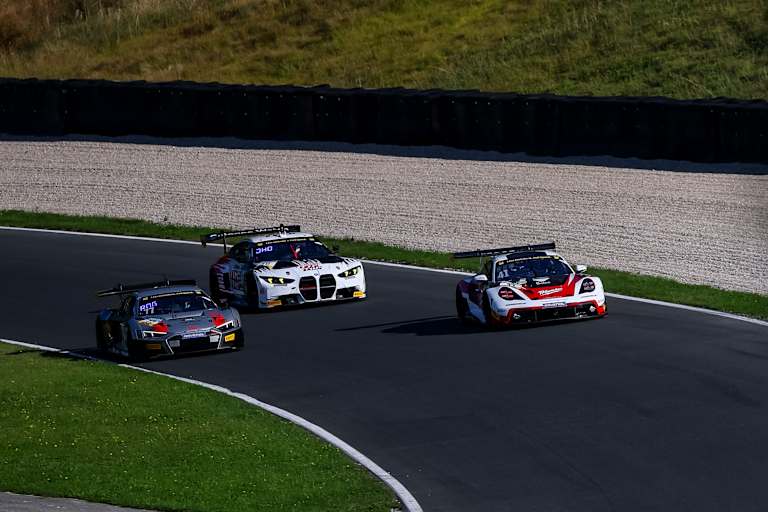 Der HGL Racing Audi (links) fuhr auch die zweite Bestzeit