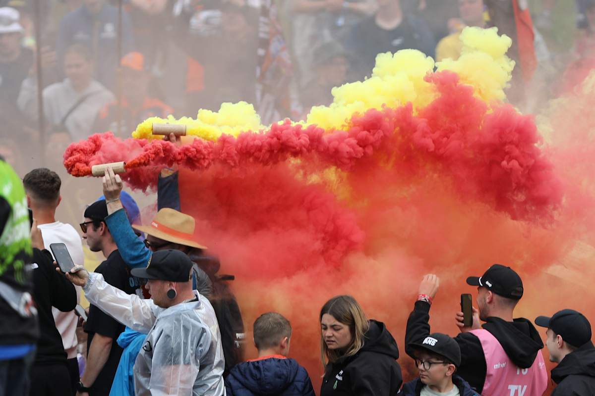 Fans am Hang der Nationen