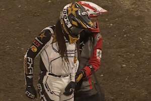 Malcolm Stewart wurde in Anaheim von der Medical Crew versorgt