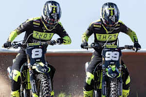 Das Triumph-Werksteam mit Camden Mc Lellan und Guillem Farres 