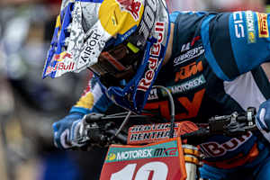 Sacha Coenen gewann den ersten MX2-Lauf in Kegums