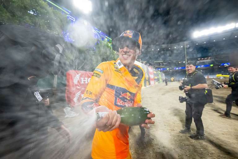 Jorge Prado feiert in Anaheim sein erstes Supercross-Podium