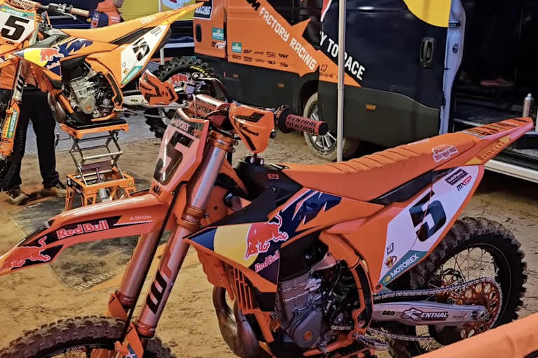 An die Startnummer 5 von Lucas Coenen muss man sich erst noch gewöhnen