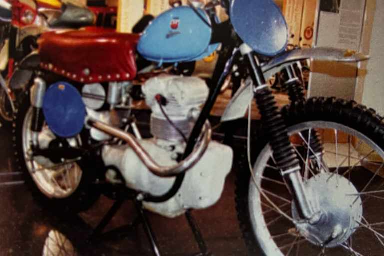 Die 350er Motocross-Simson von Martin Böhme im Fahrzeugmuseum Suhl