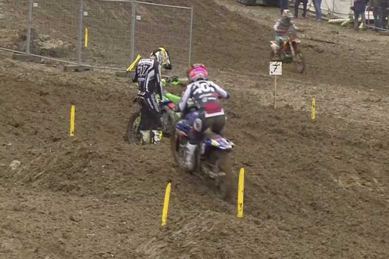 Mathis Valin fiel in Führung liegend mit abgesprungener Antriebskette aus