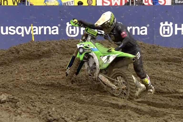 Romain Febvre stürzte auf Platz 2 liegend