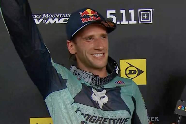 Ken Roczen triumphiert in Detroit