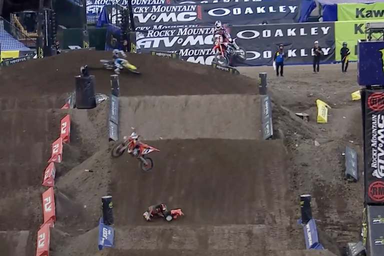 Schon in Anaheim 2 flog Aaron Plessinger heftig ab