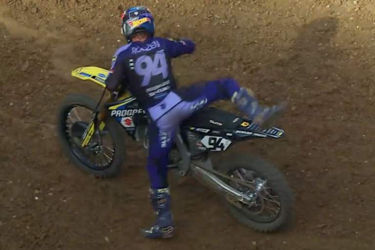 Ken Roczen musste in Nashville sein Motorrad wieder in Gang setzen
