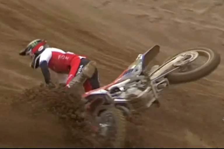 Tom Vialle stürzte in Riola Sardo mehrfach