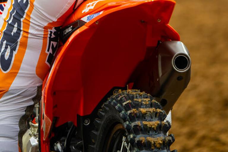 Eli Tomac startete in Nashville mit Scoop Tire